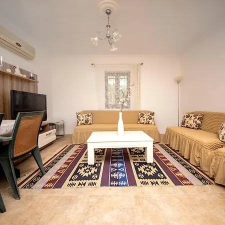 Central Near Beach In Bodrum فيلة